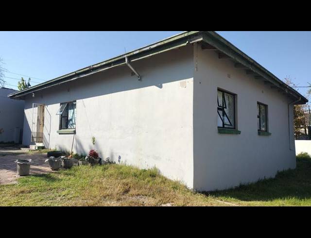 3 BEDROOM HOUSE FOR SALE IN CROSBY